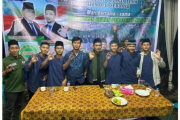 Bayu Sumantri Agung (BSA) berbicara dengan generasi muda di Desa Bandar Kalifa, Deliserdang.