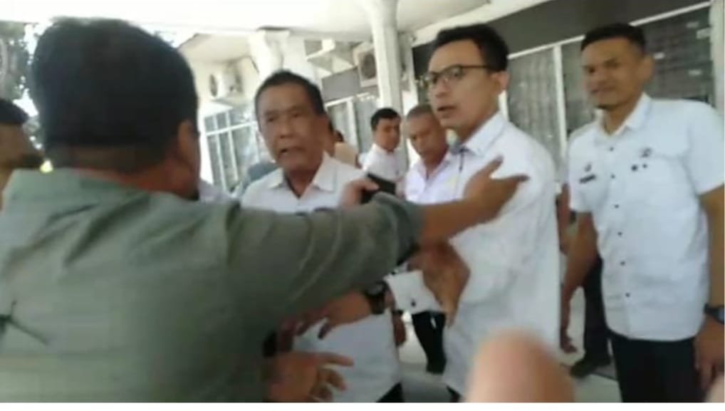 Kepala Inspektorat Deliserdang menyerang wartawan MNC TV.