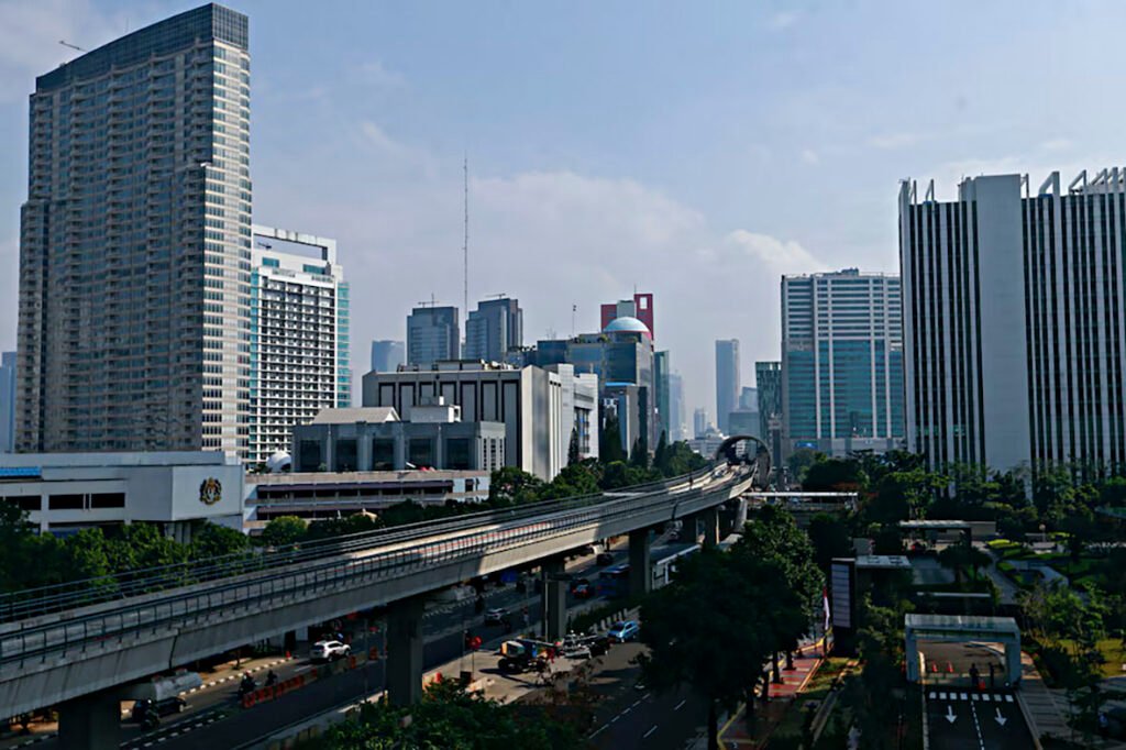 Grafik pertumbuhan PDB Indonesia kuartal II 2025 yang mencapai 5,12%, tertinggi dalam dua tahun terakhir.