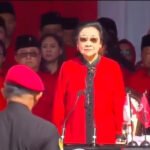Megawati Soekarnoputri memimpin upacara HUT ke-80 RI di Sekolah Partai PDIP, Jakarta Selatan.
