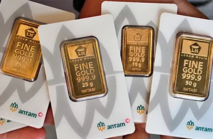 Harga emas Antam hari ini turun
